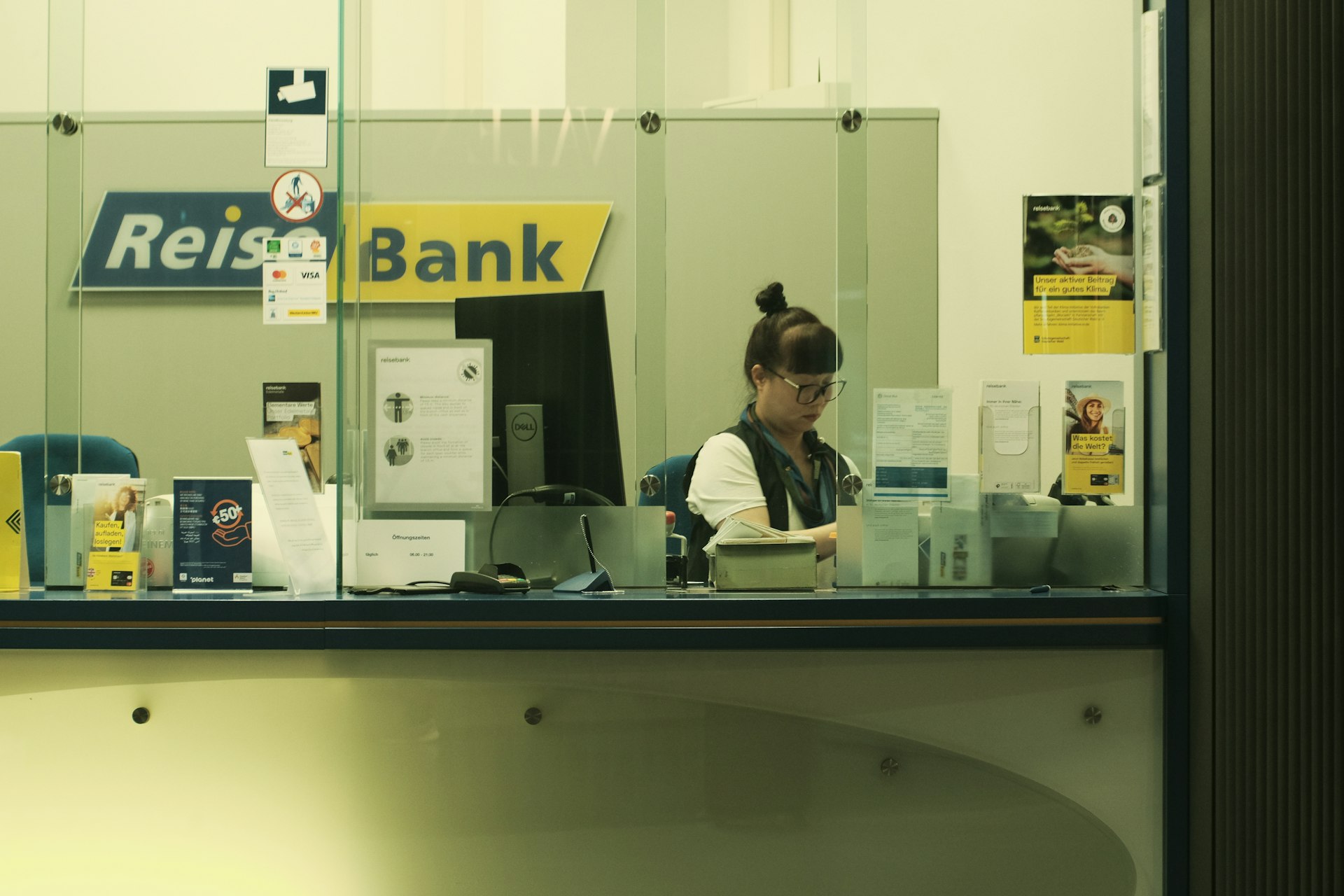 How Digital Banks Are Breaking Down Credit Stigma and Expanding Access