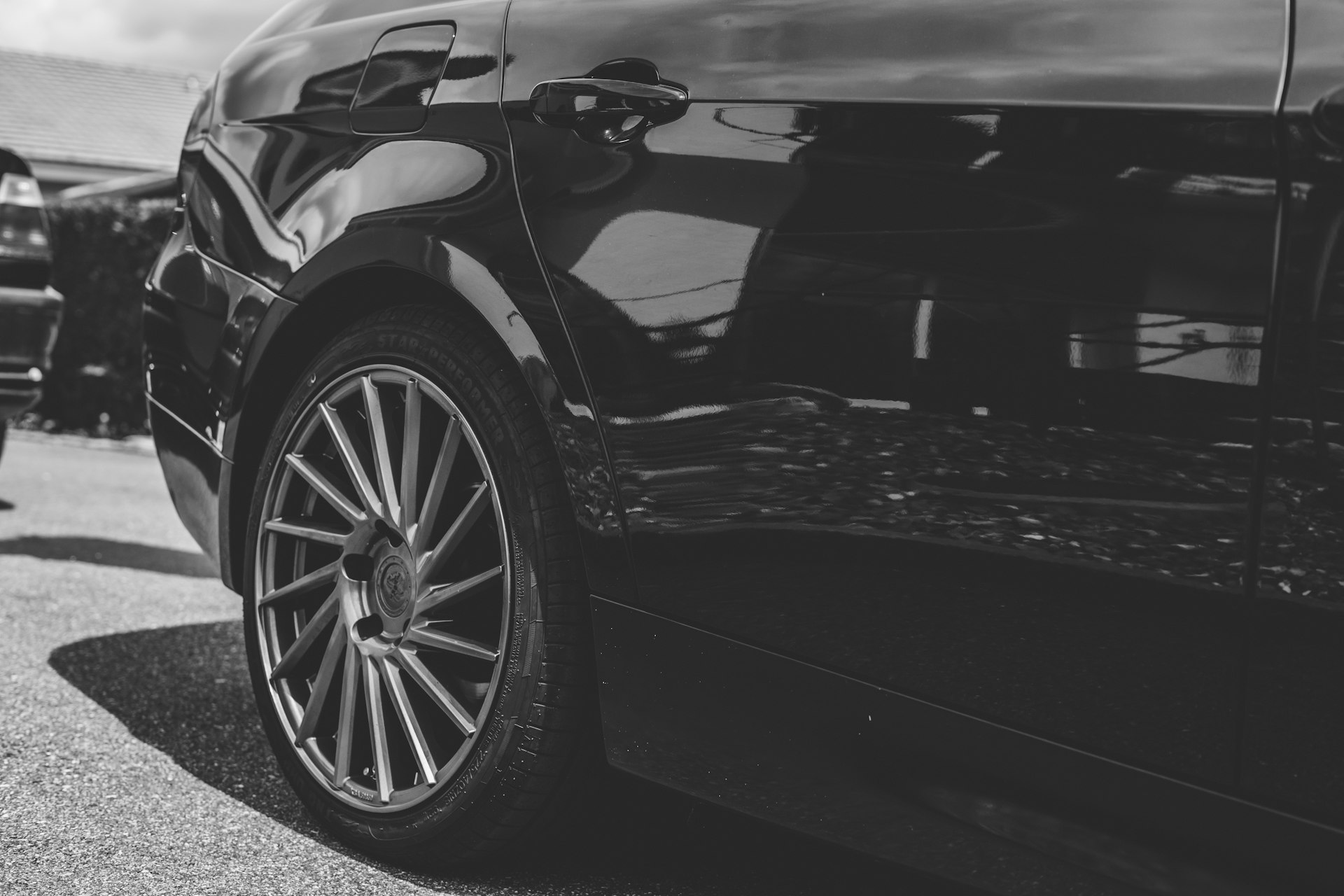 Unlocking Efficiency and Trust: Blockchain Applications Revolutionizing the Automotive Industry
